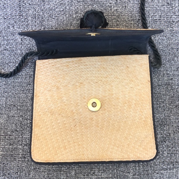 natural fibers crossbody bag with tassel - Picture 5 of 7